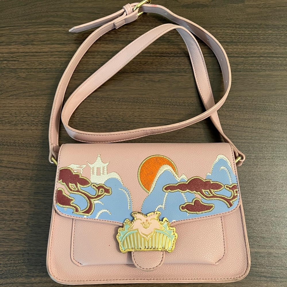 Mulan Danielle Nicole crossbody
